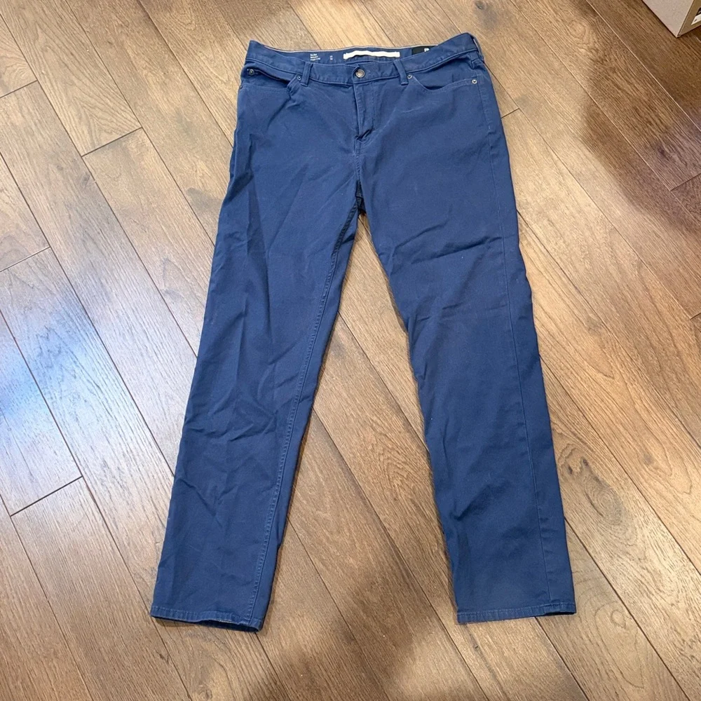 Banana Republic Men’s Slim Traveler Pant 35x32 Slate Blue - C11